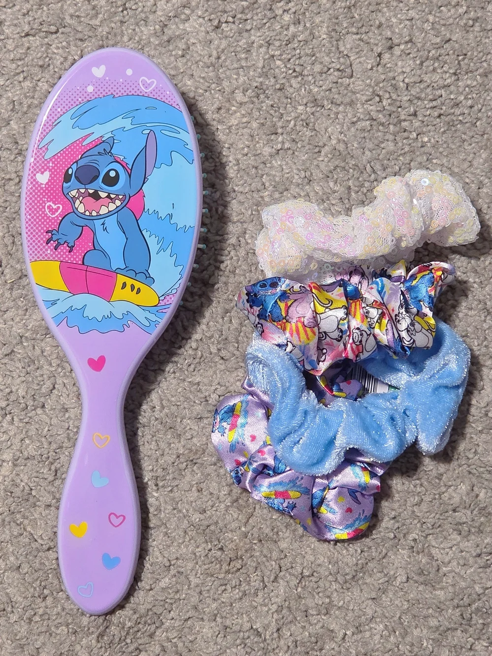 Disney - Stitch Themed 5pc Hairbrush And Scrunchie Set